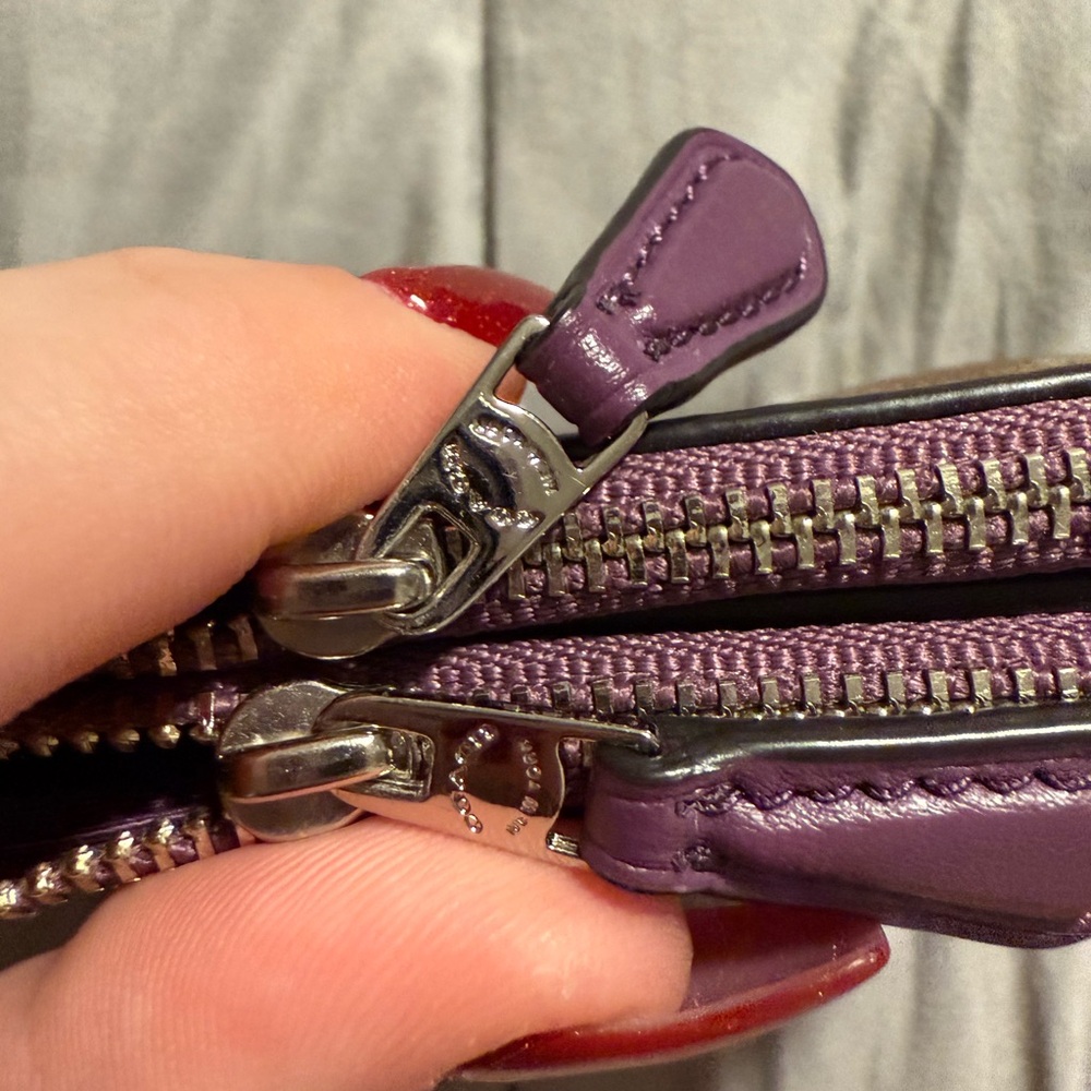Coach wristlet - Picture 7 of 8